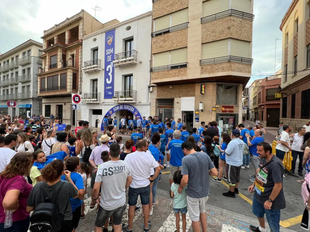 Il CD Burriana festeggia in grande la promozione in Tercera División