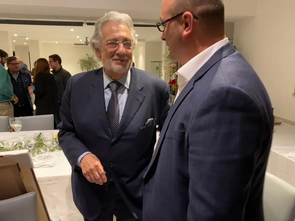 Satine en el reconeixement a Plácido Domingo en el 15è aniversari del Coso Valencia