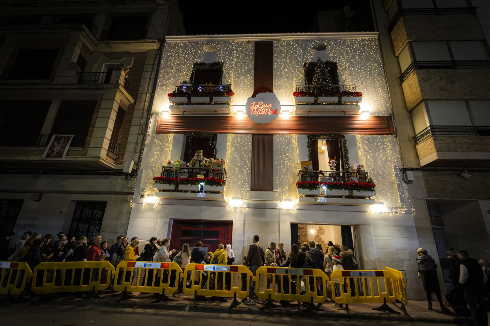 Santa Claus's House returns to Burriana, expanding its layout fourfold and featuring outdoor animations.