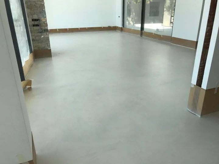 Piso contínuo Satine