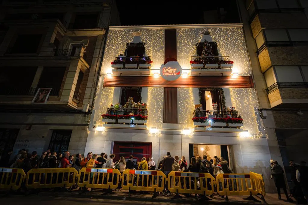 Satine inaugura a Casa de Papá Noel