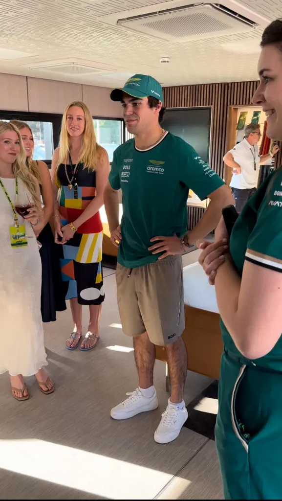 Aston Martin îl invită pe Satine la Formula 1