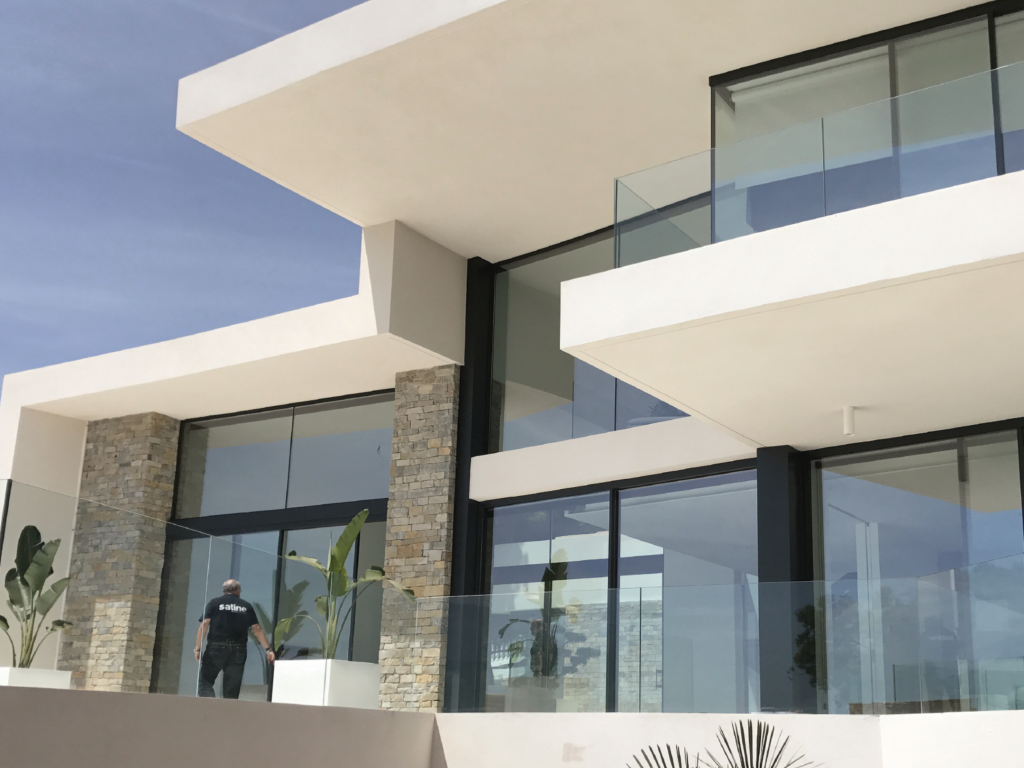 how to apply microcement